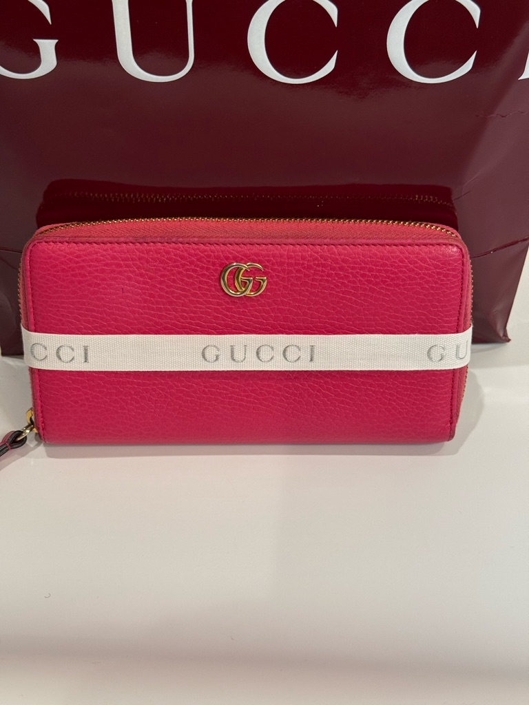 Authentic Gg Marmont Gucci Fuchsia Leather Wallet With Gold Logo